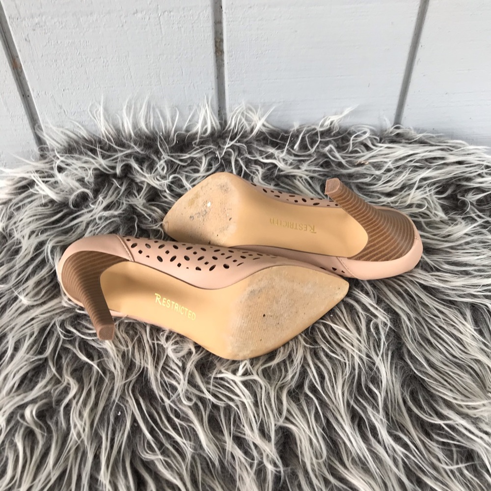 Restricted Pointed Toe Heels - image 7